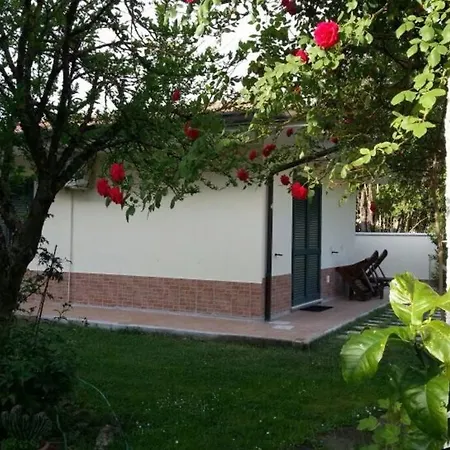 Casetta In Campagna Сasa de vacaciones